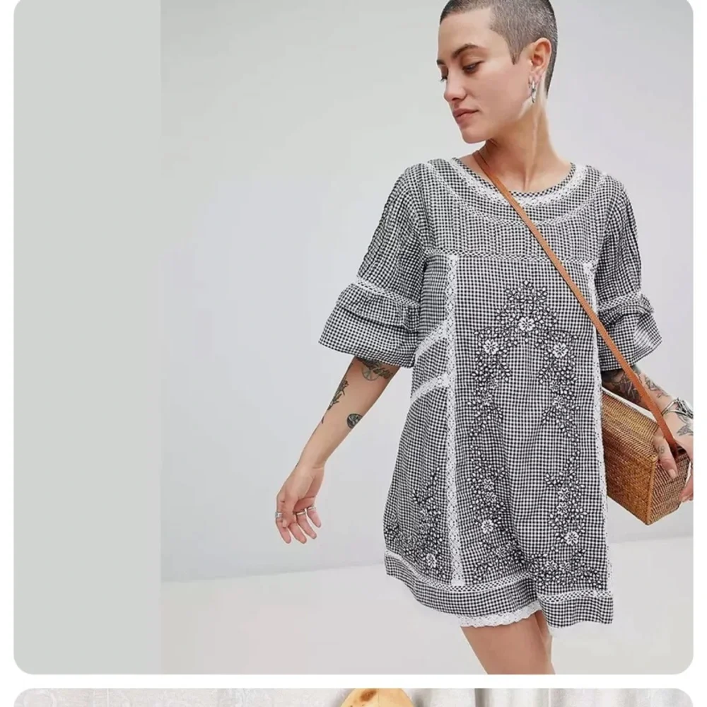 Free People embroidered  Sunny Day mini dress/tunic . Worn‎ about 2x